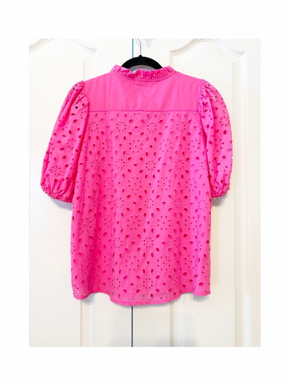 Pretty Garden Bright Pink Eyelet Puff-Sleeve Women’s Top Size Small NWT - Picture 2 of 13